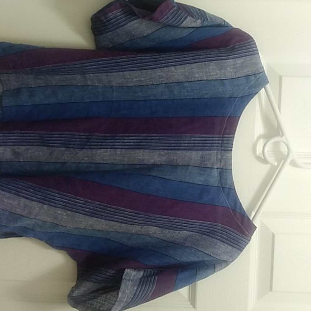 Stripped hallowed back t shirt